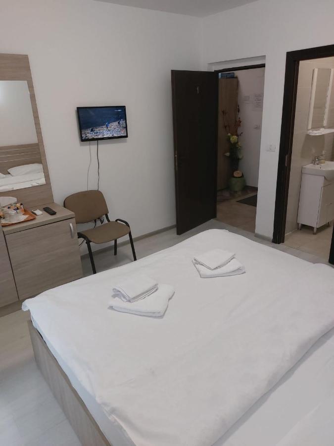 Hotel Babilon ブカレスト エクステリア 写真