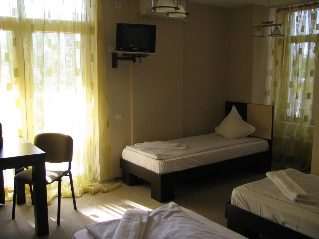 Hotel Babilon ブカレスト 部屋 写真