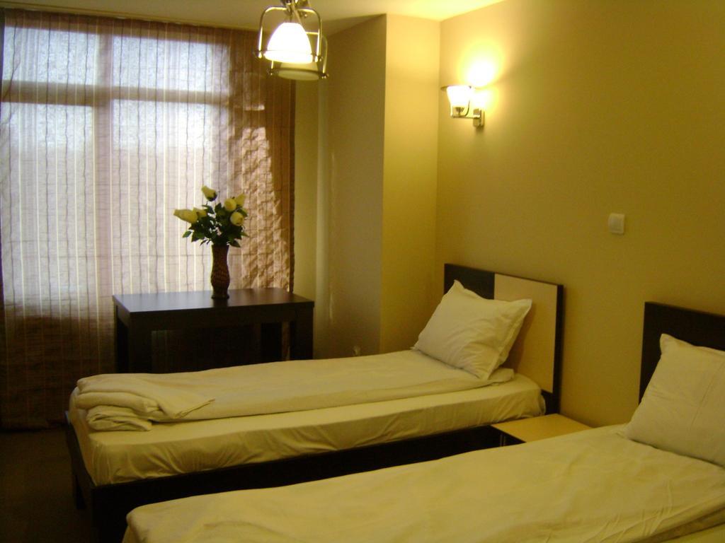 Hotel Babilon ブカレスト エクステリア 写真